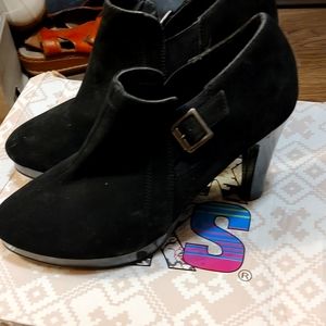 New without tags peony shoe boots